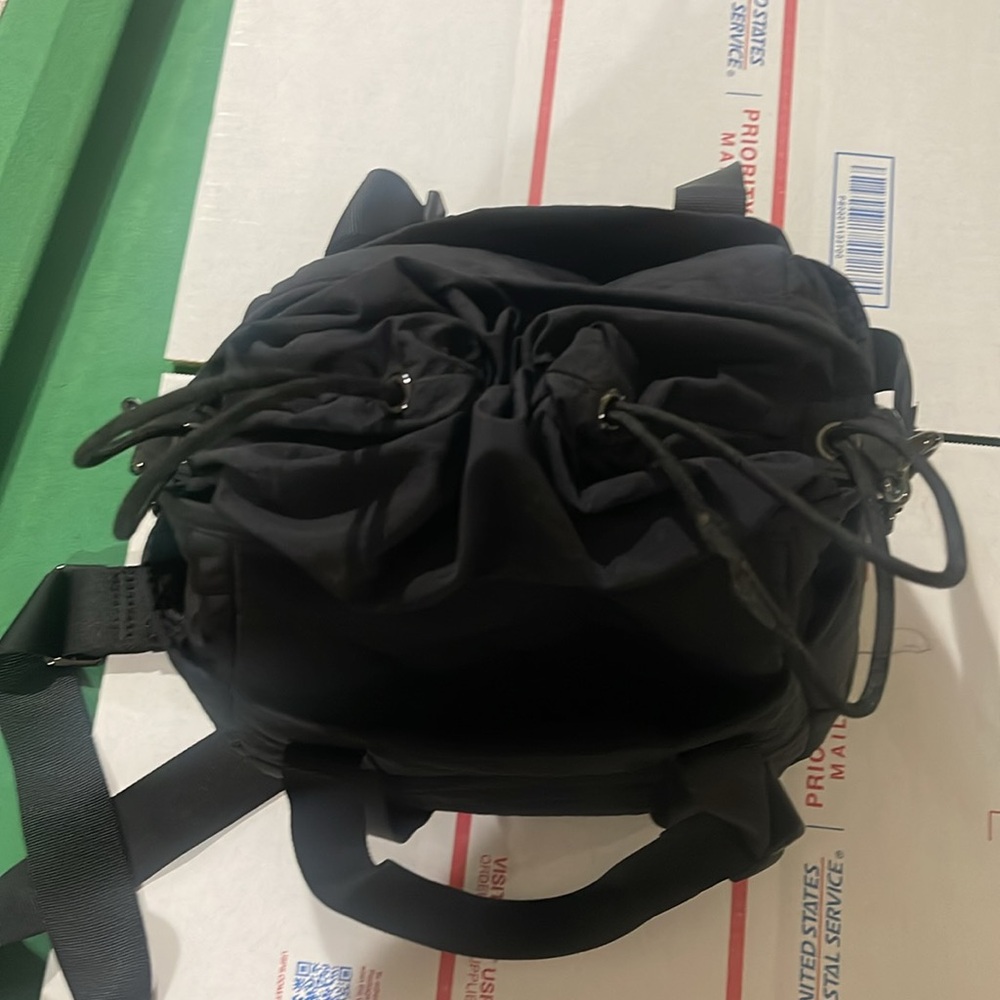 NWOT LULULEMON Dash All Day CrossBody Bucket Black Bag - Picture 14 of 17